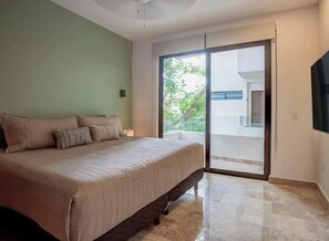 1 bedroom, desk, laptop workspace, free WiFi