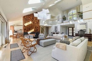 Smart TV, fireplace, table tennis, books