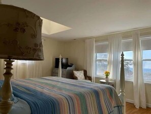 5 bedrooms, free WiFi, bed sheets