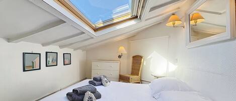3 bedrooms, WiFi, bed sheets