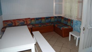Interni