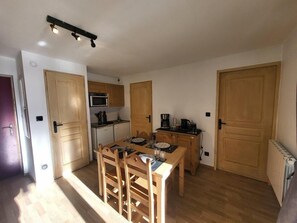 Dining - 20m from ski slopes, 1st floor, terrace, tv, ski locker, 26m², Montgenèvre (Montgenèvre)