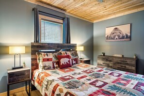 4 bedrooms, iron/ironing board, WiFi, bed sheets