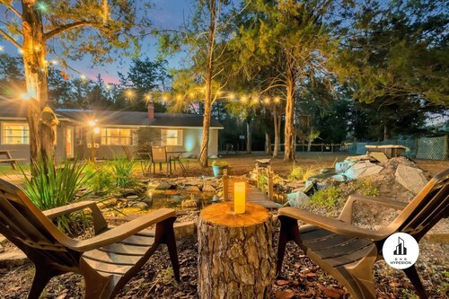 Uhost AI | Sleeps 15 Firepit Game Haven