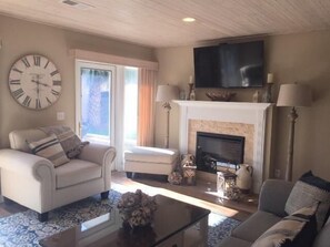 House, Multiple Beds, Patio | Living room