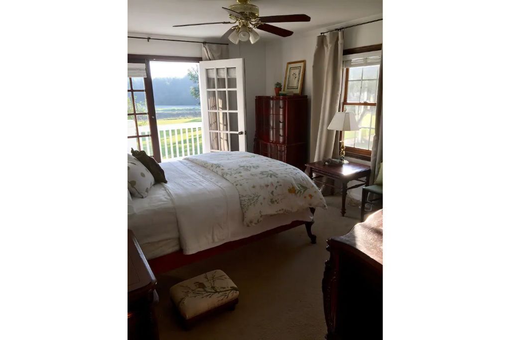 BuckHaven Countryside Retreat with Fishing Pond