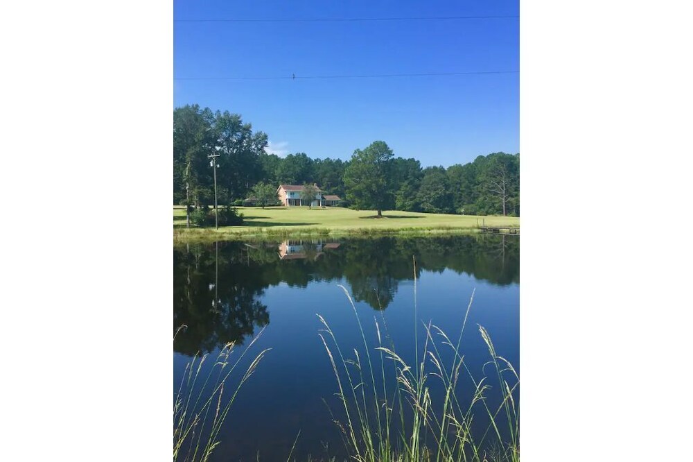 BuckHaven Countryside Retreat with Fishing Pond