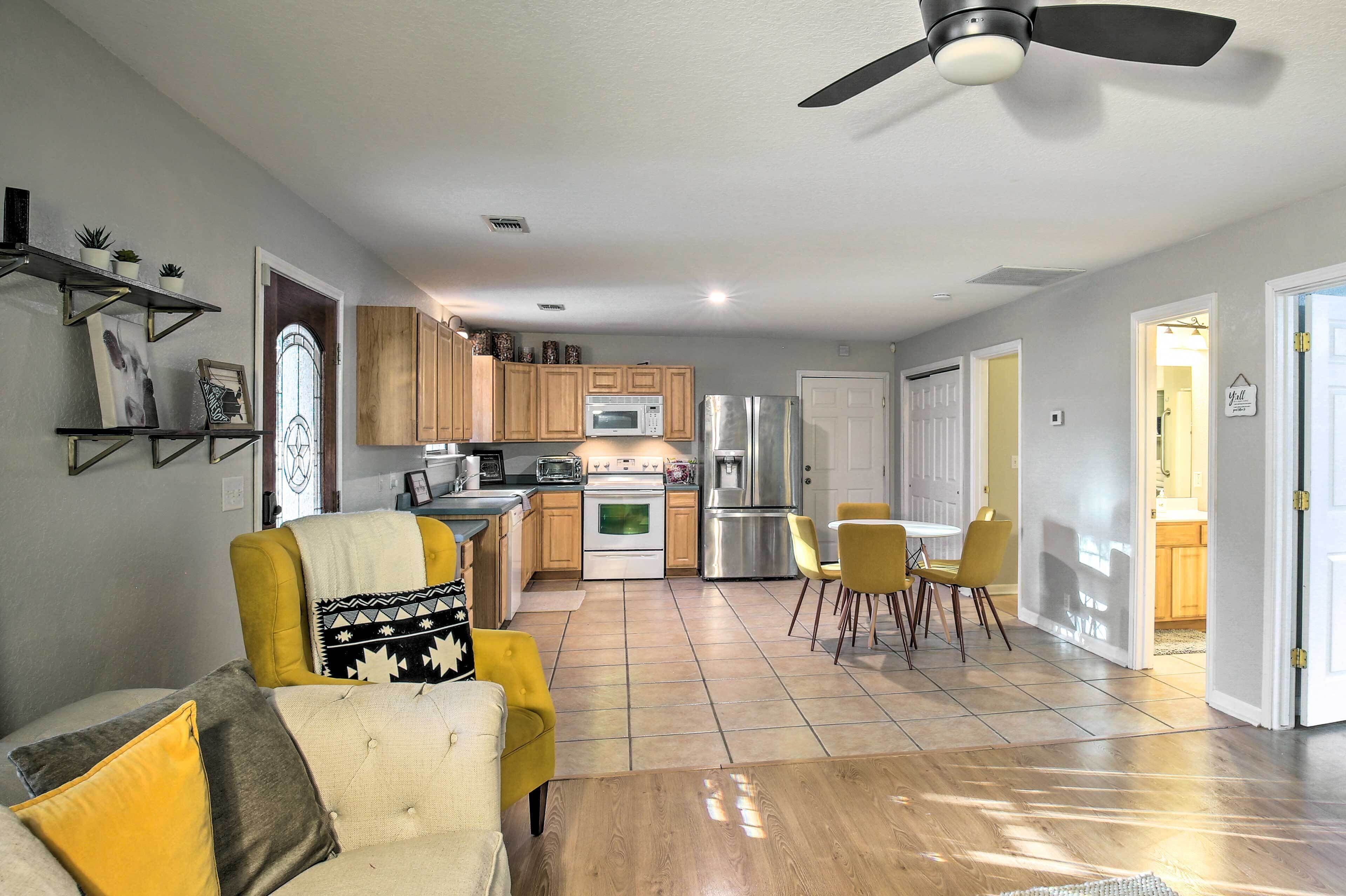 Quiet San Antonio Guest Home, 4-Acre Property!