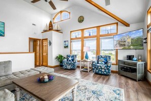 Tv, videospil, dvd-afspiller, bøger