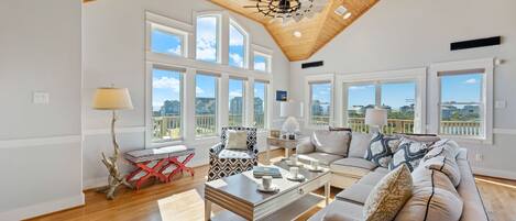 Smart TV, reproductor de DVD, libros, videoteca