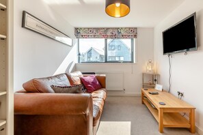 TV, DVD player - 3 Bed in Westward Ho! (oc-dreck) (Northam)