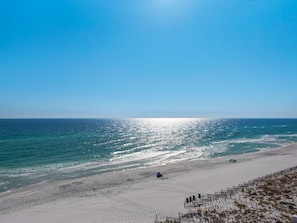 On the beach - Gulf Front Condo, East End Top Floor (Destin)
