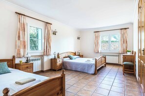 6 Schlafzimmer, Bügeleisen/Bügelbrett, WLAN, Bettwäsche