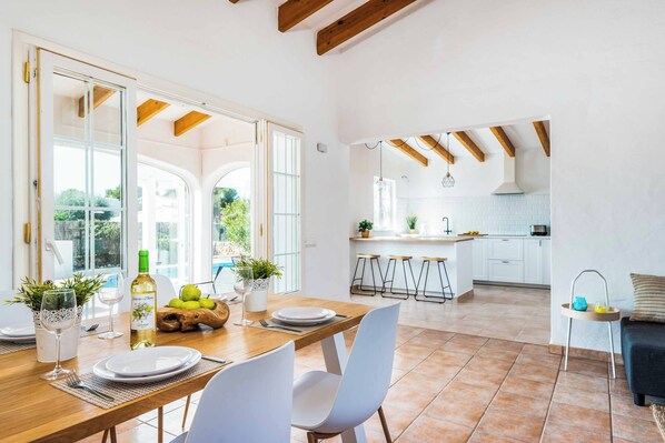 Dining - Villa Mimosa - Four Bedroom Villa, Sleeps 6 (Binibeca)