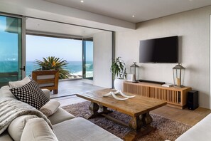 TV, impianto stereo, studio