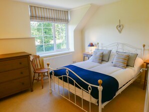 4 chambres, bureau, Wi-Fi, draps fournis