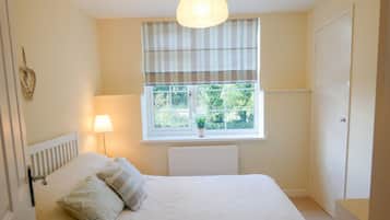 4 多间卧室、办公桌、WiFi、床单