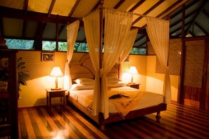 Premium bedding, minibar, in-room safe, individually decorated - Kunken Boutique Hotel (Sierpe)