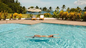 Outdoor pool, sun loungers