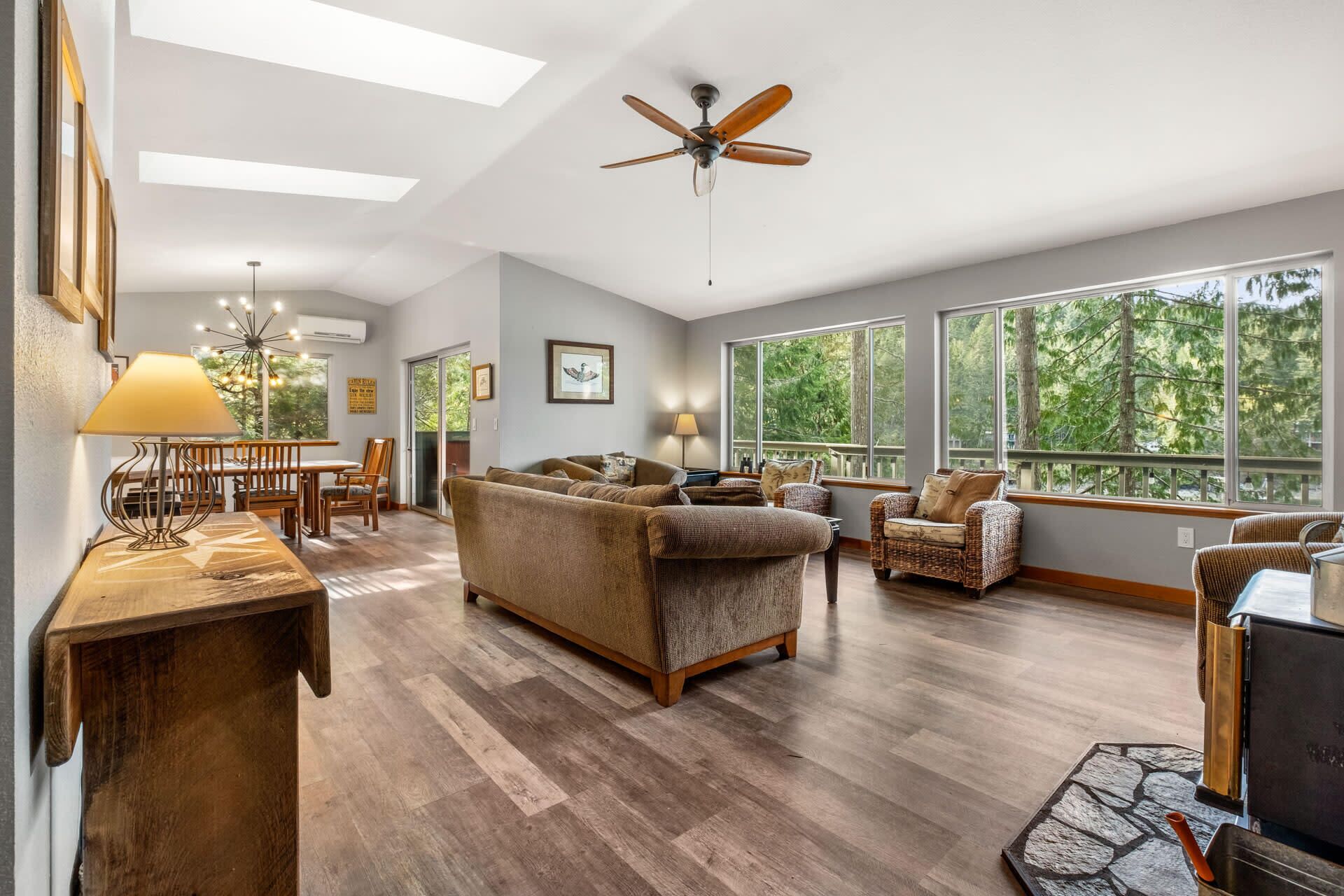 Views of Triton Cove w Private Beach! Pet Friendly