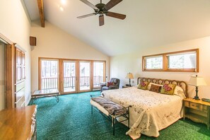 4 makuuhuonetta, silitysrauta/-lauta, internet, vuodevaatteet