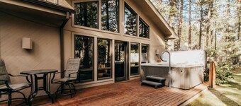 A Lovely home, Pet Friendly, Hot Tub & National Forest