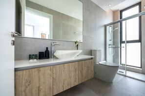 Shower, hair dryer, towels - Protaras Almaria Villa 16 (Protaras)
