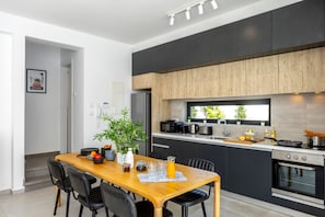 Fridge, microwave, oven, dishwasher - Protaras Almaria Villa 16 (Protaras)