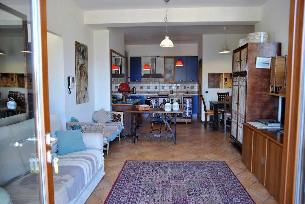 Fireplace, DVD player, books, stereo