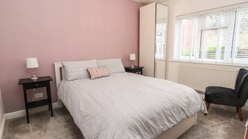 Cottage | 3 bedrooms, individually decorated, individually furnished, free WiFi