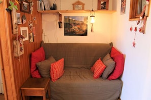 Living area - Resort center, 1st floor, balcony, tv, 30m², Vars (Vars)