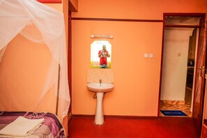 2 chambres, fer et planche à repasser, lit parapluie, Wi-Fi gratuit