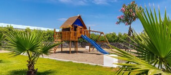 Dipladenia Garden Country House