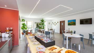 Petit déjeuner buffet compris tous les jours
