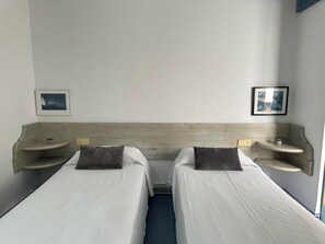 3 slaapkamers, een strijkplank/strijkijzer, gratis wifi, beddengoed