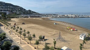 Beach nearby - Agi Avenida 5A Apartamento for rent in Roses Girona. (Roses)