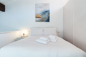 Condo | 1 bedroom, iron/ironing board, free WiFi - HouSmart San Mamolo 6 (Bologna)