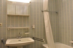 Bathroom - 200m from shops, 2nd floor, ski locker, 19m², Méribel (Méribel - Les Allues)