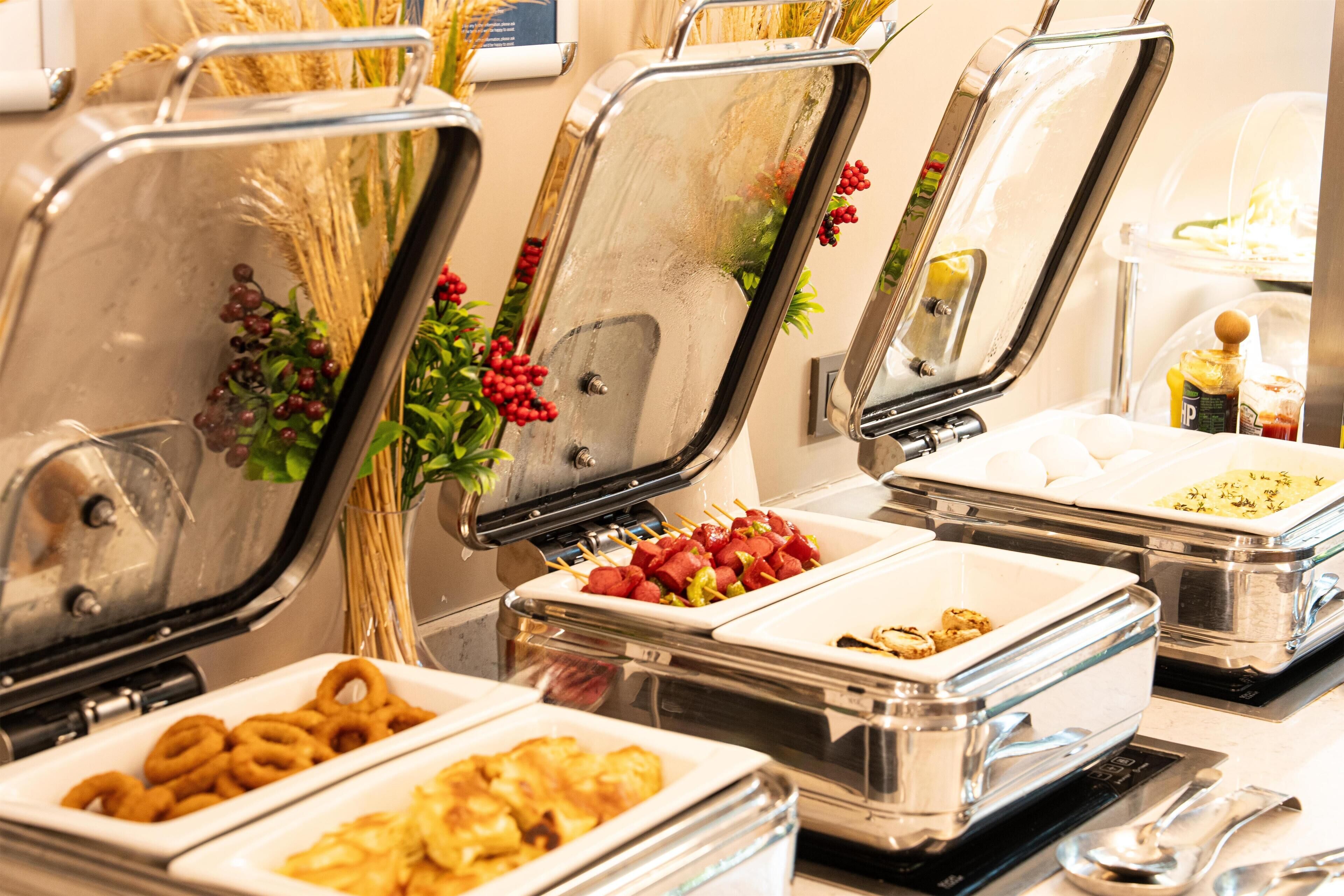 Päivittäinen buffetaamiainen maksusta