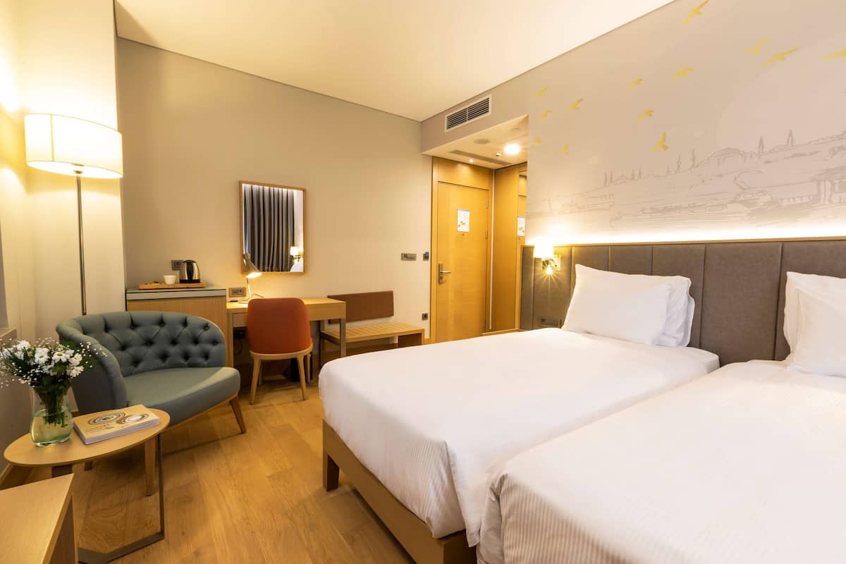 Superior Room | 1 bedroom, down duvets, in-room safe, desk