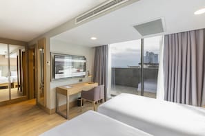 Superior-Zimmer, Raucher, Balkon | Daunenbettdecken, Zimmersafe, Schreibtisch