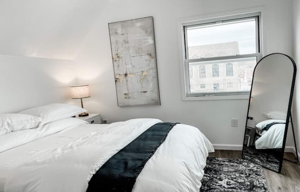 Beautiful, High-End, A/C, All New 2BR/1BA