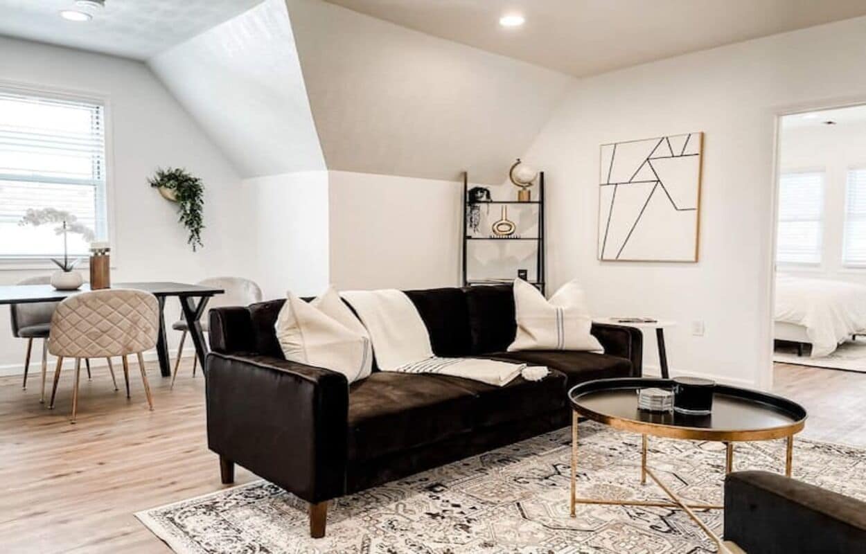 Beautiful, High-End, A/C, All New 2BR/1BA