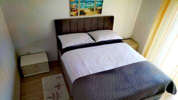 Appartement (Three Bedroom Apartment with Terrace )