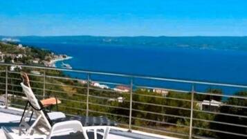 Appartement (Three Bedroom Apartment with Terrace ) | Terrasse/Patio