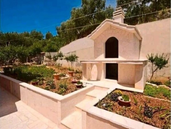 Apartment (Three Bedroom Apartment with Terrace ) | BBQ/picnic area