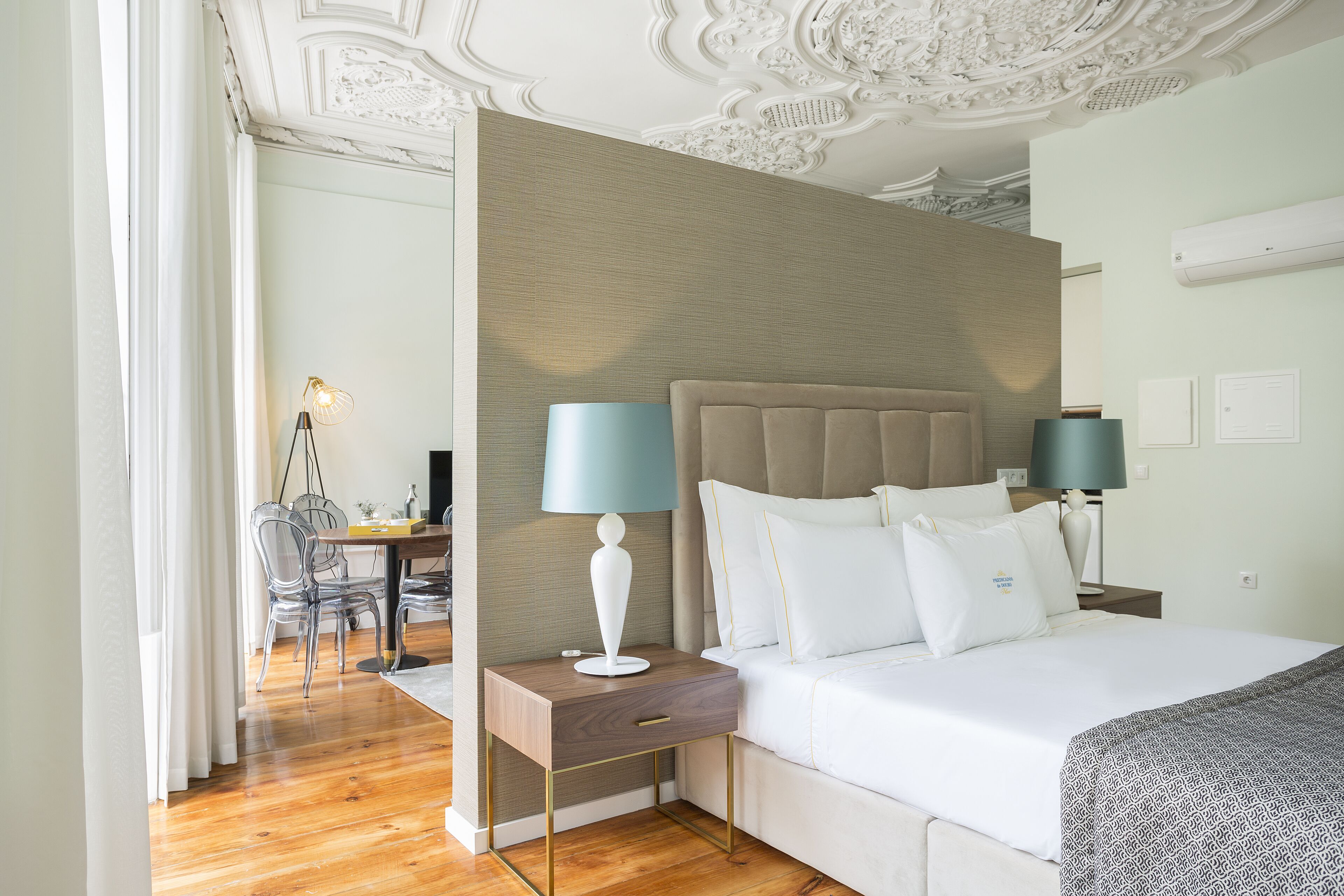 Biancheria da letto di alta qualità, materassi in memory foam, minibar