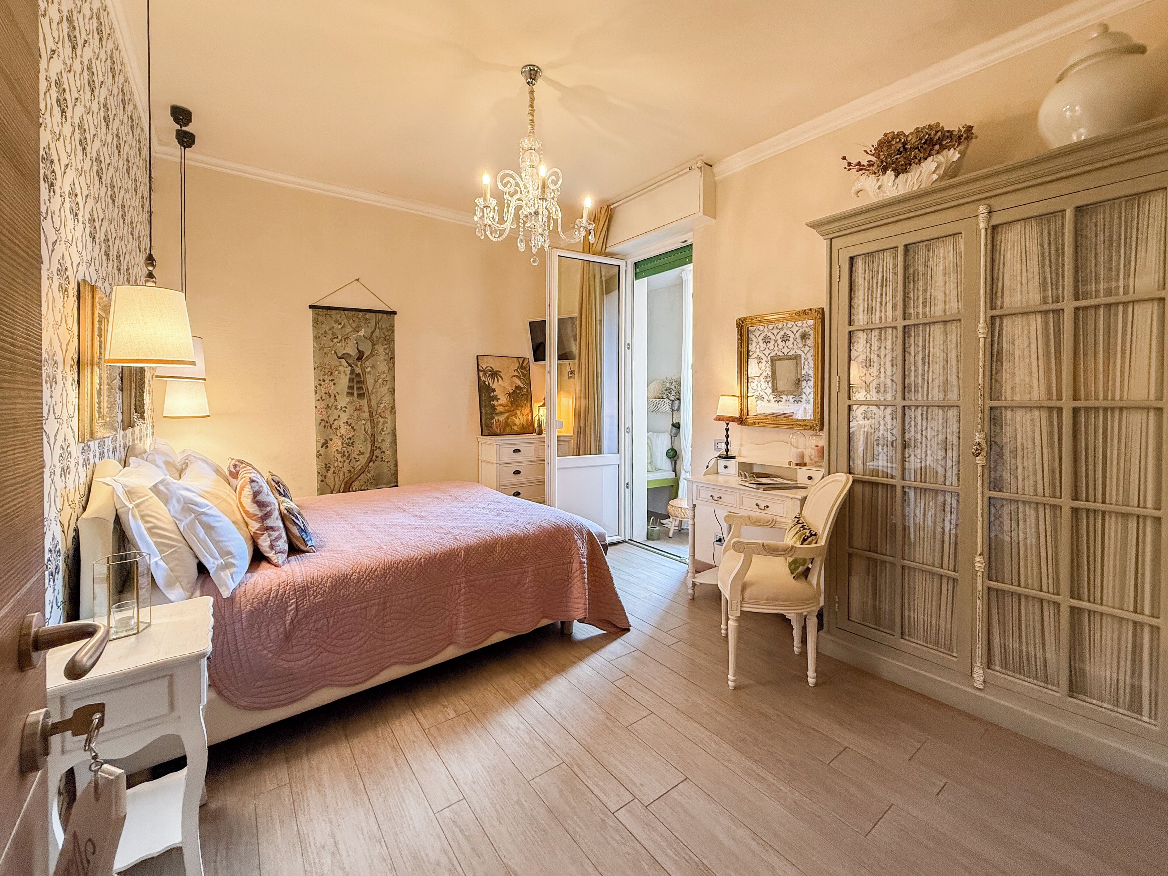 2 habitaciones, tabla de planchar con plancha y wifi gratis 