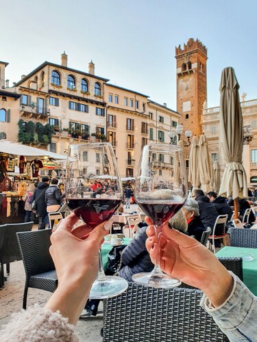 La Dolce Vita - Luxury Verona city  Apartment 2 BR, 2 BA with Romantic Balcony