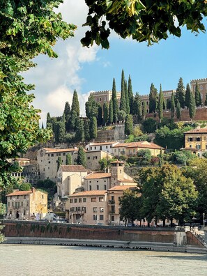 Nicht klassifiziertes Bild, 3 von 79, Schaltfläche